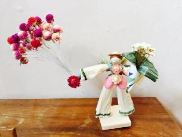 Example of how I use globe amaranth to create balloons for my “Balloon Boy” corn husk doll.